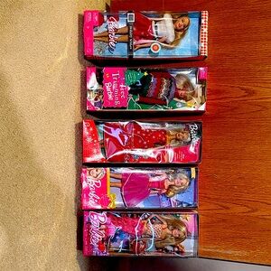Barbies-Holiday. Total lot of 5
